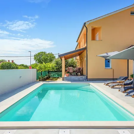 Casa de Férias 4 Bedroom Pet Friendly In Sikici Pula