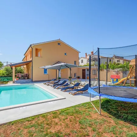 Casa de Férias 4 Bedroom Pet Friendly In Sikici Pula