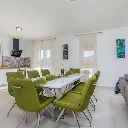 Gorgeous In Sikici With Kitchen *
